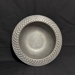 Wilton Armetale Pewter-Tone Decorative Serving Bowl